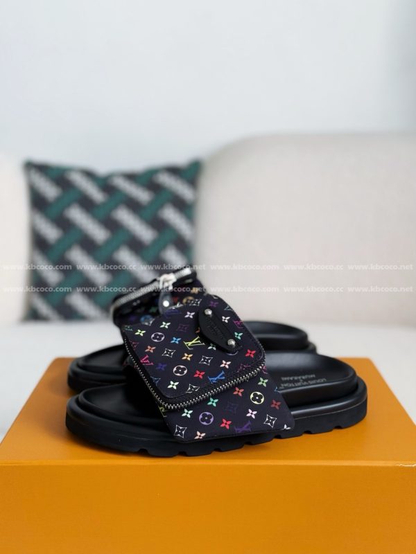 「#4558」LOUIS VUITTON x MURAKAMI Leather Flip Flops - Image 2