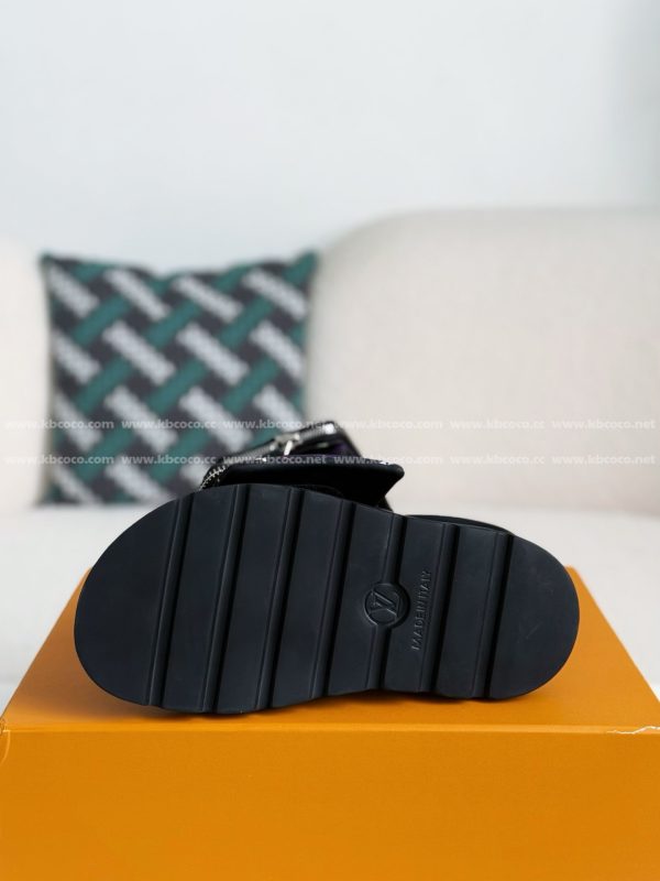 「#4558」LOUIS VUITTON x MURAKAMI Leather Flip Flops - Image 5