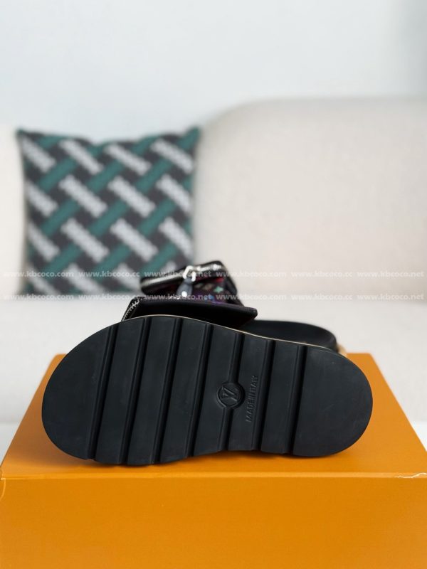 「#4559」LOUIS VUITTON x MURAKAMI Leather Flip Flops - Image 5