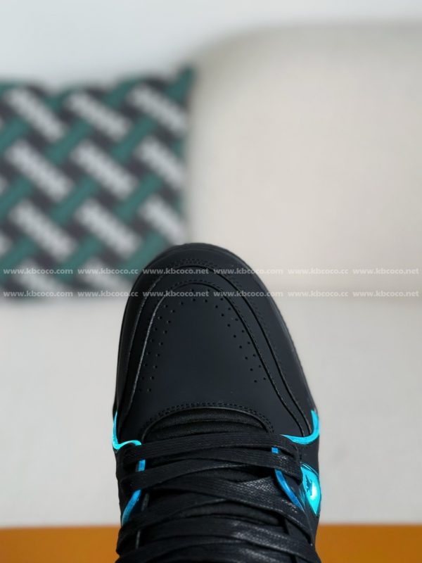 「#4560」LOUIS VUITTON LED TRAINER SNEAKERS - Image 9