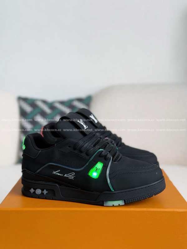 「#4560」LOUIS VUITTON LED TRAINER SNEAKERS