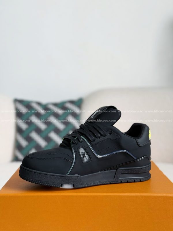 「#4560」LOUIS VUITTON LED TRAINER SNEAKERS - Image 4