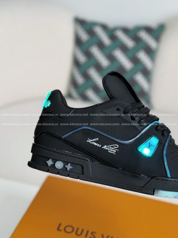「#4560」LOUIS VUITTON LED TRAINER SNEAKERS - Image 7
