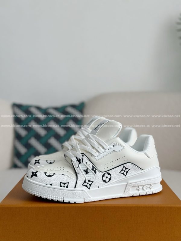 「#4636」LOUIS VUITTON TRAINER SNEAKERS - Image 2