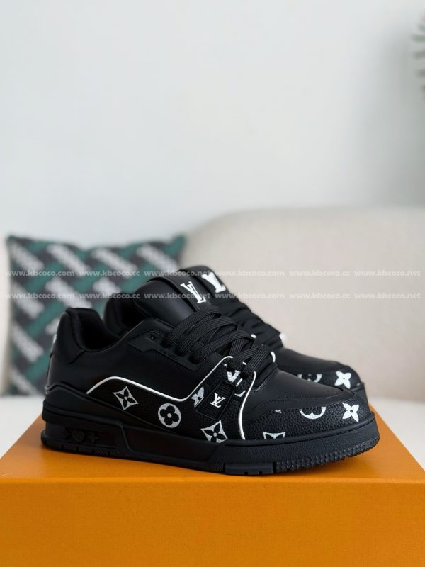 「#4639」LOUIS VUITTON TRAINER SNEAKERS