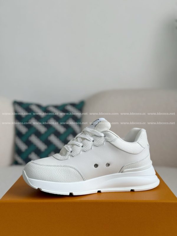 「#4644」LOUIS VUITTON 2025 Autumn And Winter Series Classic Leather Casual Shoes - Image 4
