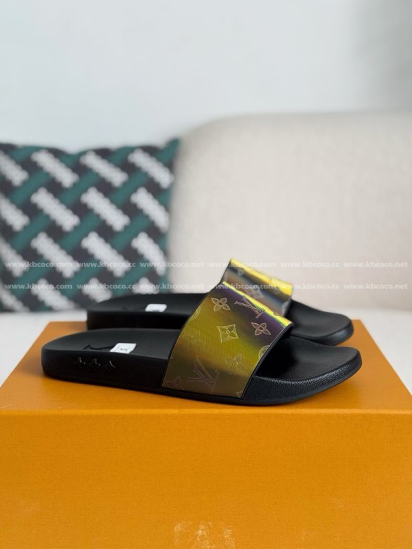 「#5114」LOUIS VUITTON SLIPPERS