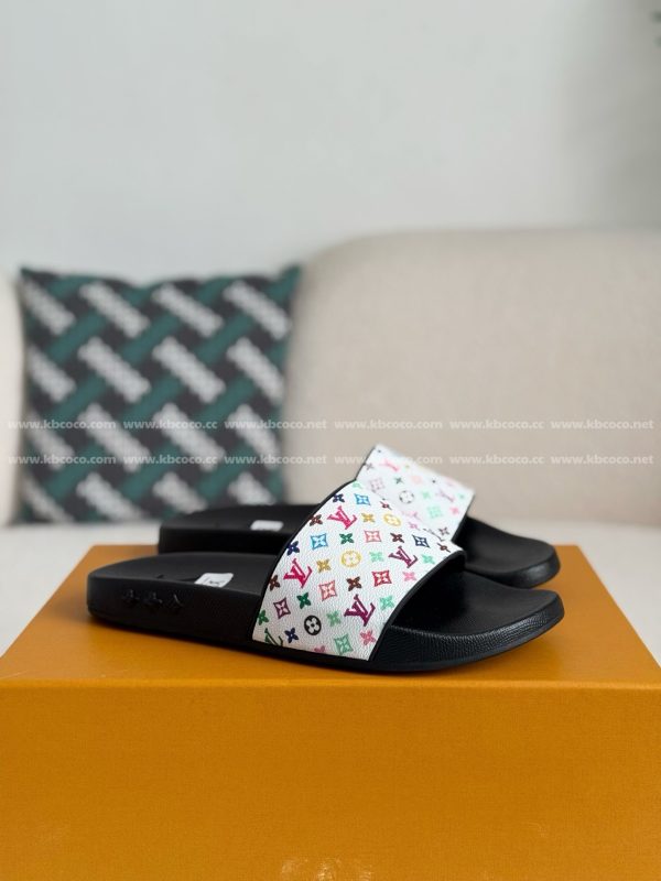 「#5116」LOUIS VUITTON SLIPPERS