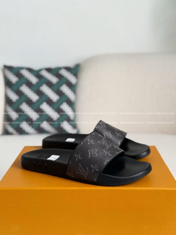 「#5119」LOUIS VUITTON SLIPPERS