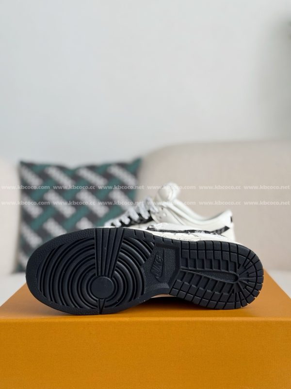 「#5201」LOUIS VUITTON x Nike Dunk Casual Sneakers - Image 5