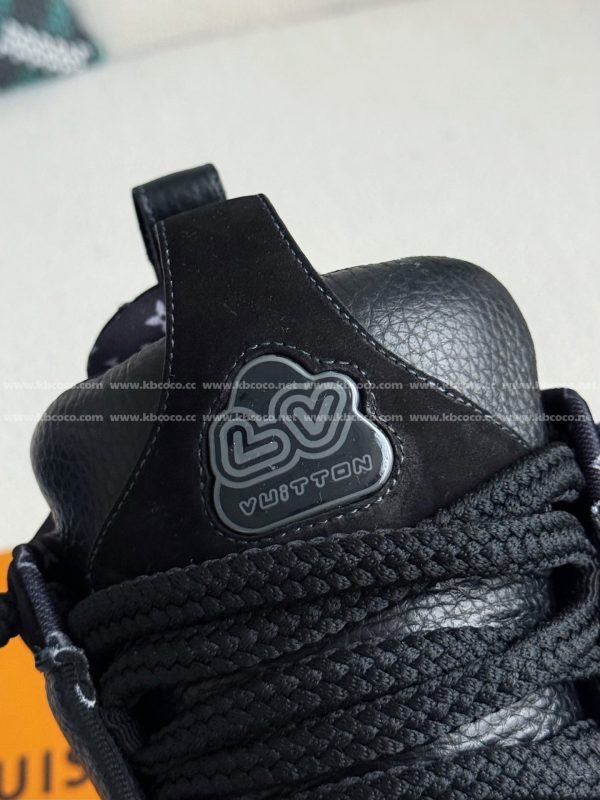 「#4015」LOUIS VUITTON SKATE LOW-TOP SNEAKERS - Image 10