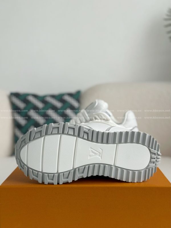 「#5677」LOUIS VUITTON RUN AWAY CASUAL SHOES - Image 5