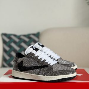 ¡¸#5706¡¹Jordan 1 x Gucci Hand-Set Rhinestones Low Sneakers